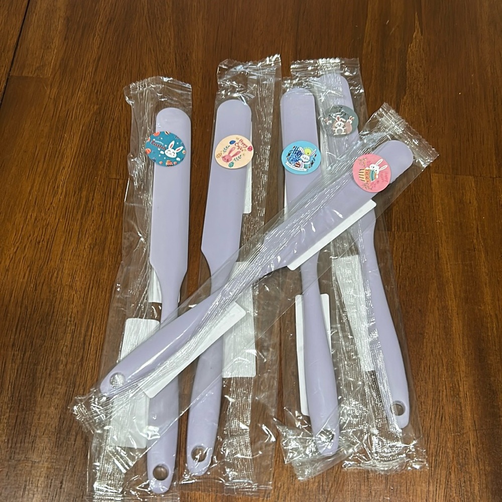💕5/$15 Silicone Butter Icing Spatula, Set of 5, NEW in light purple
